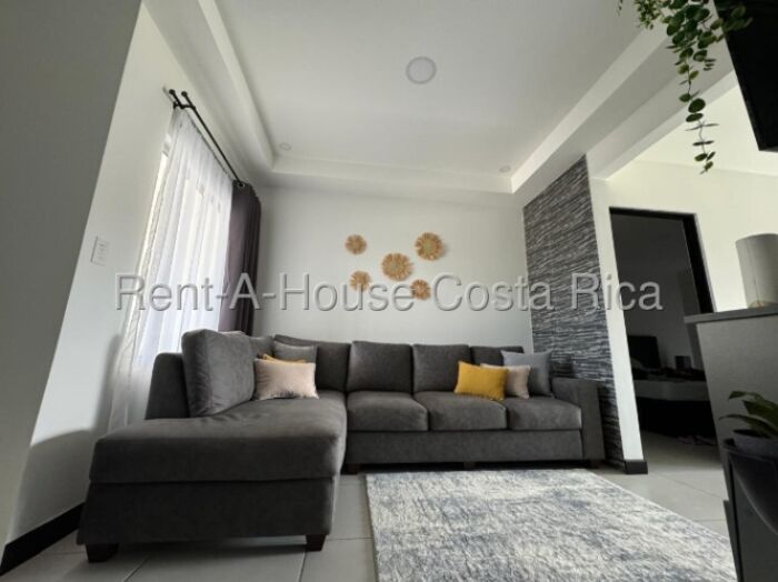 Hermosa casa en condominio tejar a 1 km del centro in El Tejar, El Guarco, Cartago — ₡ 75 000 000