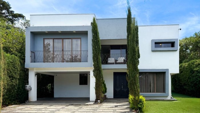 Se vende residencia de Lujo en San Rafael de Heredia in Ángeles, San Rafael, Heredia — ₡ 260 000 000 - Photo 2 of 32