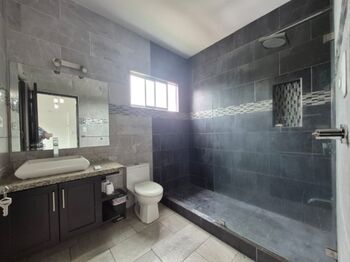 🏡 Casa moderna en venta en Suerre de Jiménez en Jiménez, Pococí, Limón — $290,000 - Foto 4 de 33