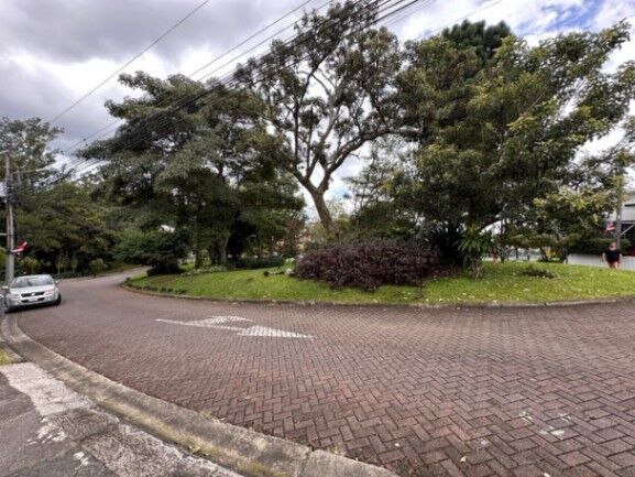 Se alquila espacioso apartamento amoblado en Alajuelita San José 26-383 in San Felipe, Alajuelita, San José — $1,300