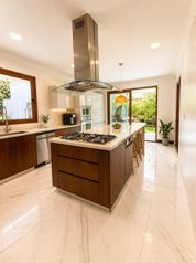Casa en Rio Oro en Santa Ana, San José — $895,000 - Foto 4 de 10