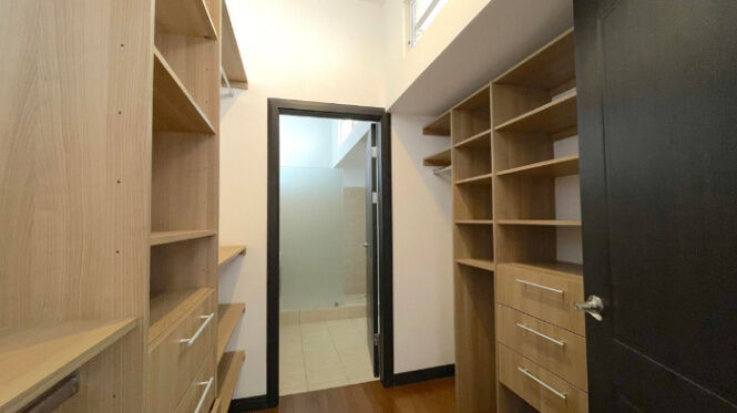 VENTA DE CASA EN CONDOMINIO EN SAN ANTONIO DE ESCAZU in San Antonio, Escazú, San José — $230,000 - Photo 3 of 11