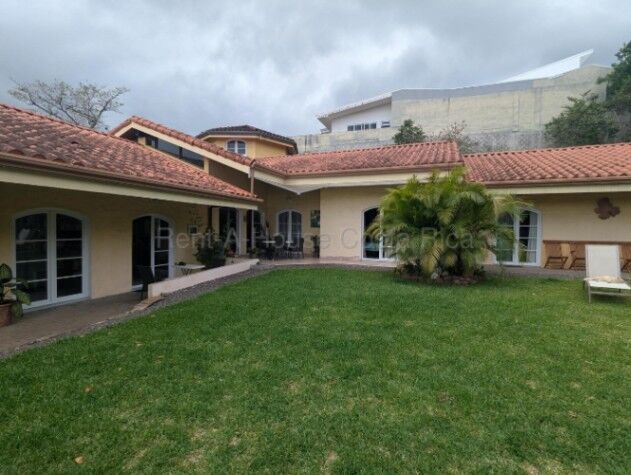 Venta de  exclusiva propiedad ubicada en Sta Ana Uruca 26-2053 in Uruca, Santa Ana, San José — $900,000