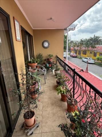  Casa hermosa en San Juan, Tibás, San José — ₡ 107