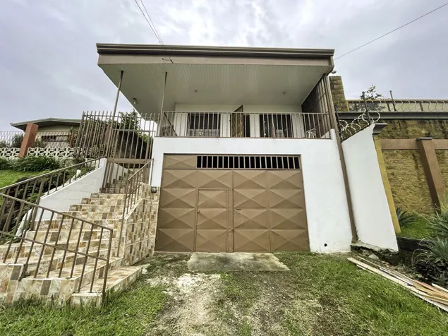 VENTA DE CASA Y APARTAMENTO EN HEREDIA, SANTO DOMINGO, SANTO TOMÁS. in Santo Tomás, Santo Domingo, Heredia — $175,000
