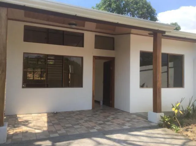 Venta de bonita Casa en Rio Grande de Atenas en Atenas, Alajuela — $85,000