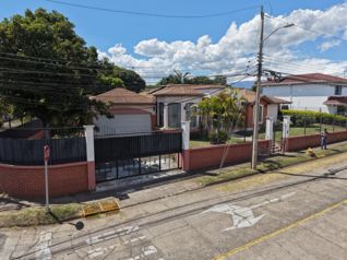 Se alquila casa de 3 habitaciones - Residencial Bariloche, Heredia en Barrantes, Flores, Heredia — 1 500 000 ₡ - Foto 4 de 33