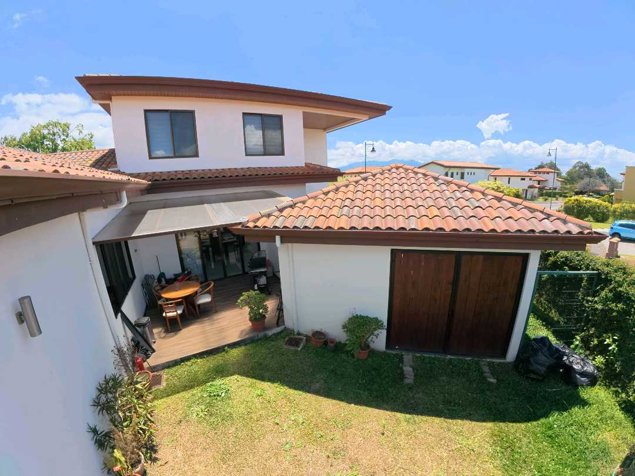 CASA DE LUJO EN CONDOMINIO LA HACIENDA, SANTO DOMINGO, HEREDIA. in Santo Domingo, Heredia — ₡ 240 000 000