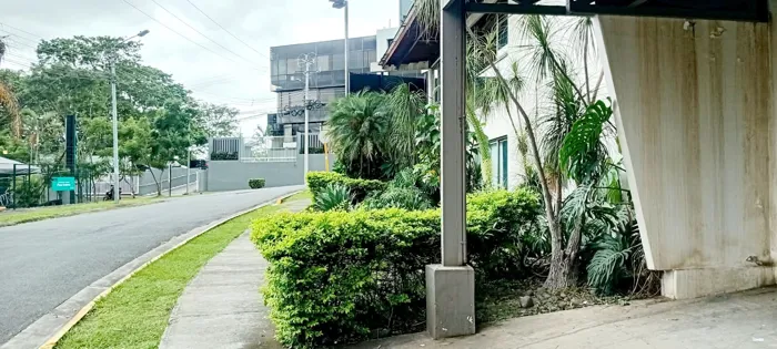 ALQUILER DE LOCAL COMERCIAL, SAN JOSÉ, SAN PEDRO, BARRIO DENT en San Pedro, Montes De Oca, San José — $3,491 - Foto 2 de 9