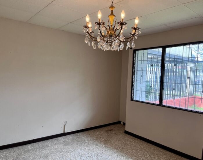 Casa con Dos Apartamentos en el Corazón de Los Yoses! Un Espacio para Crear y Disfrutar in San Pedro, Montes De Oca, San José — $270,000