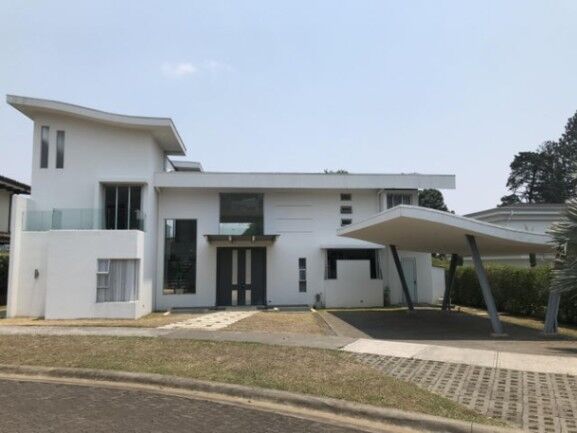 Venta de Casa de Lujo en La Unión, Cartago. en San Juan, La Unión, Cartago — $1,000,000
