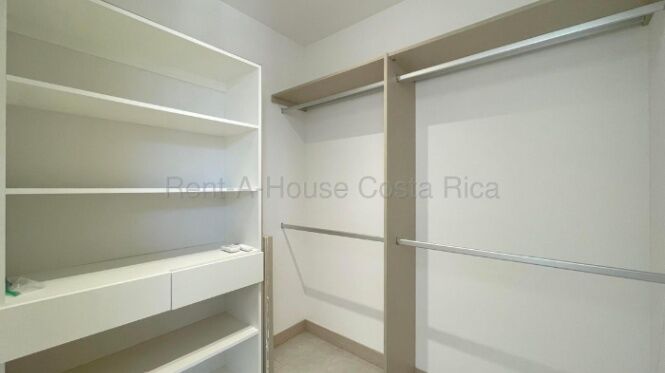 Alquiler de Casa en San Rafael de Escazú. RAH 26-1584 en San Rafael, Escazú, San José — $2,400