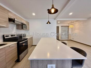 Alquiler de Casa – Condominio Escazú Urbano 26 1474  en San Antonio, Escazú, San José — 850 000 ₡ - Foto 5 de 19