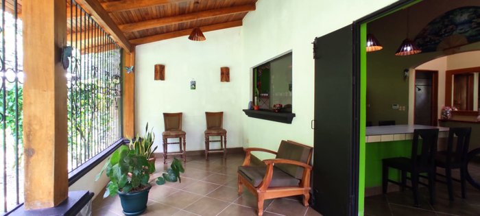 Beautiful House en Jacó, Garabito, Puntarenas — $180,000