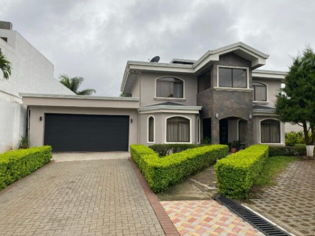 Descubre  Esta Hermosa Casa! Una Joya En El Paraiso!! en Palmares, Alajuela — $970