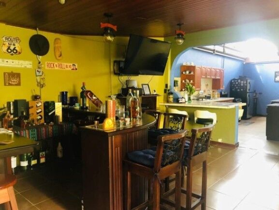 MLS-26-1130 LS VENTA PROPIEDAD CON 2 CASAS CATEDRAL SAN JOSE CONTACTENOS AL # 86127562 en Catedral, San José — $350,000