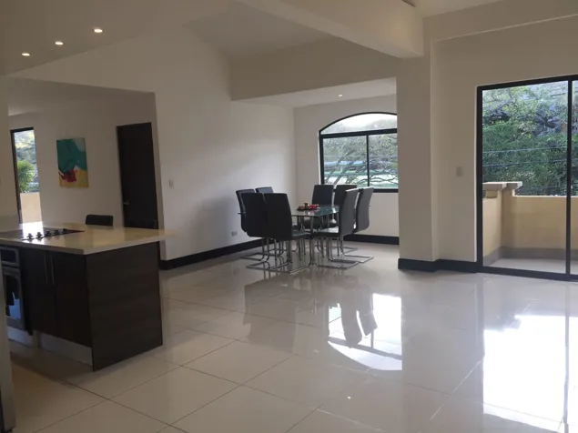Apartamento en Condominio en Montesol Santa Ana en Pozos, Santa Ana, San José — $260,000 - Foto 2 de 20