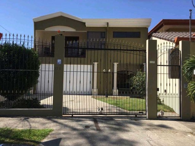 CASA EN ALQUILER DE LUJO EN ALAJUELA. en Alajuela — $2,300