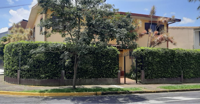 VENTA DE CASA, SAN JOSE, MONTES DE OCA, URBANIZACIÓN BUENOS AIRES en Sabanilla, Montes De Oca, San José — $290,000 - Foto 3 de 19