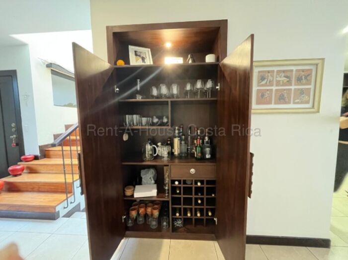 Venta de casa en exclusiva Escazu  in Escazú, San José — ₡ 110 000
