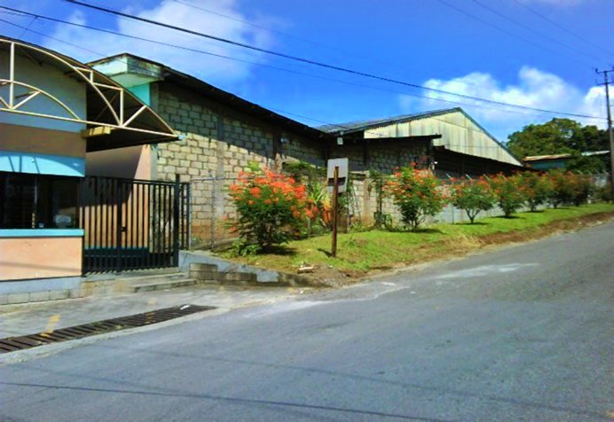 VENTA DE EDIFICIO Y BODEGA EN HEREDIA, CARIARI en San Antonio, Belén, Heredia — $6,000,000 - Foto 3 de 10