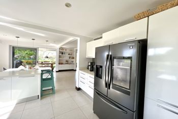 Se vende casa en condominio de lujo con vista en Escazú en San Antonio, Escazú, San José — $595,000 - Foto 4 de 33