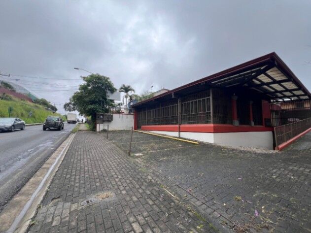 Edificio comercial en venta en Heredia ideal para restaurante y eventos #26-745 GS in Mercedes, Heredia — $1,700,000