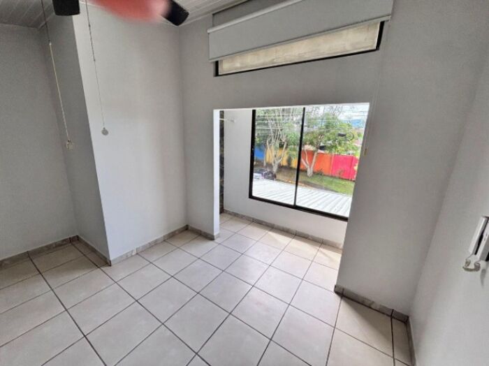 Venta de Casa en Residencial, Mercedes Norte de Heredia. RAH 26-923  en Mercedes, Heredia — $218,000
