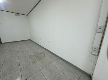 Alquiler de Local Comercial en La Unión, Cartago.  in Tres Ríos, La Unión, Cartago — $620 - Photo 5 of 8