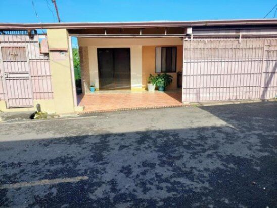 MMLS-25-175 LS VENTA CASA CON APARTAMENTO DESAMPARADOS ALAJUELA CONTACRENOS AL # 86127562 en San José, Alajuela — ₡ 80 000 000