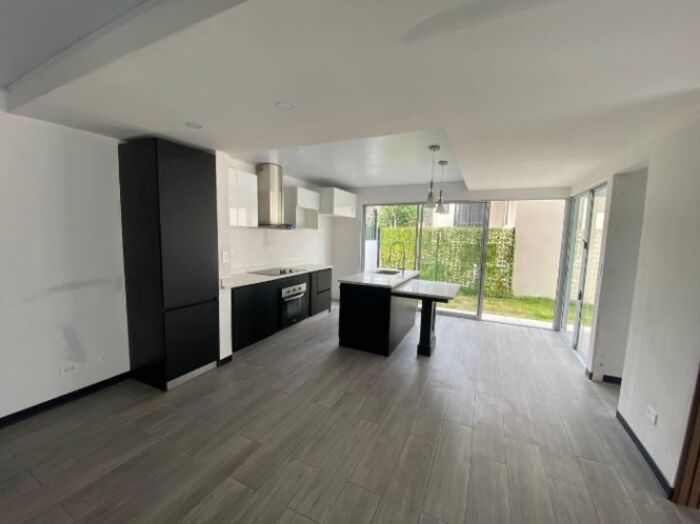 Alquiler de Moderna Casa en Condominio, Santa Ana. RAH 26-448  in Brasil, Santa Ana, San José — $1,800