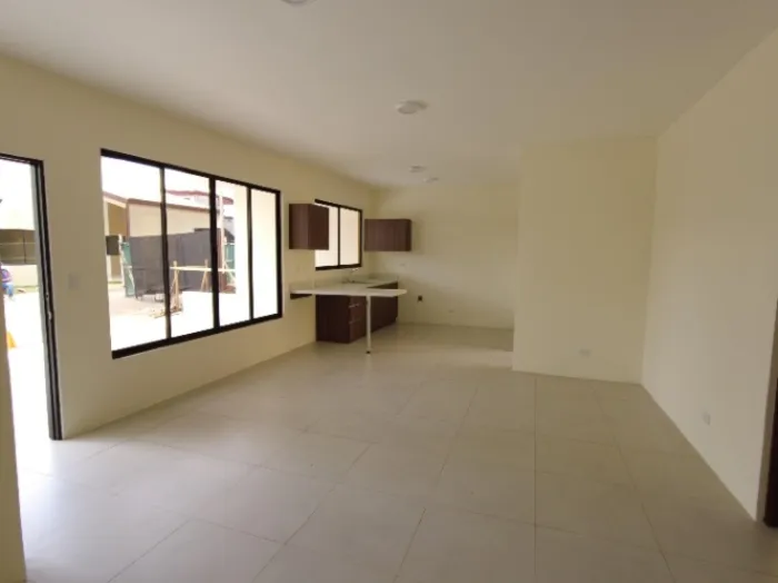 Venta de Casa de 3 Habitaciones en San Rafael de Heredia 26-137 in San Rafael, Heredia — $185,000 - Photo 2 of 10
