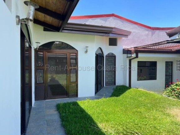 MLS-26-1707 LS VENTA CASA SAN ISIDRO SAN JOSE in San Isidro, Vázquez de Coronado, San José — ₡ 125 000 000