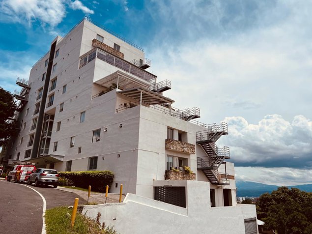 Alquiler o venta de Exclusivo de Penthouse en Terrazas de Escazú! in San Rafael, Escazú, San José — $2,500