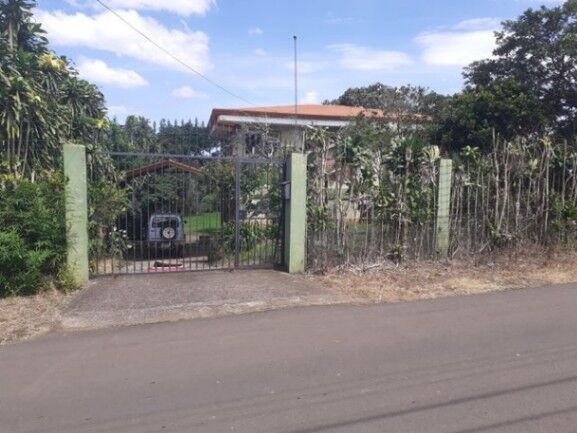 Se vende casa con lote de 930m2 en Desamparados Alajuela 25-189 en Desamparados, Alajuela — ₡ 180 000 000
