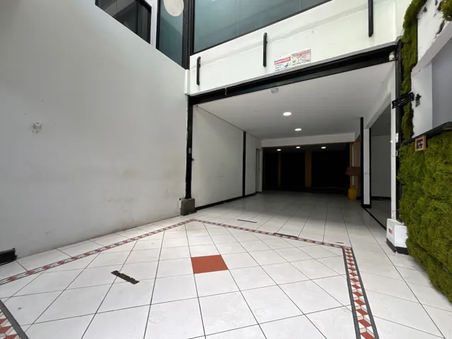 ALQUILER LOCAL COMERCIAL DE 600 M² | BARRIO ESCALANTE, SAN JOSÉ en Carmen, San José — $1,980
