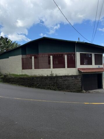 Casa segura y amplea en San Rafa  en San Rafael Arriba, Desamparados, San José — ₡ 215 000