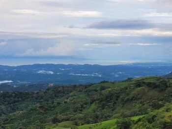 Venta de Casa en Atenas, Alajuela. RAH 26-554 in Jesús, Atenas, Alajuela — $1,300,000 - Photo 4 of 14