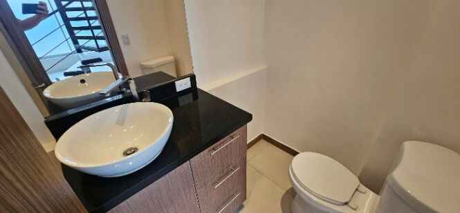 Moderno apartamento con vista espectacular en Santa Ana in Piedades, Santa Ana, San José — $750