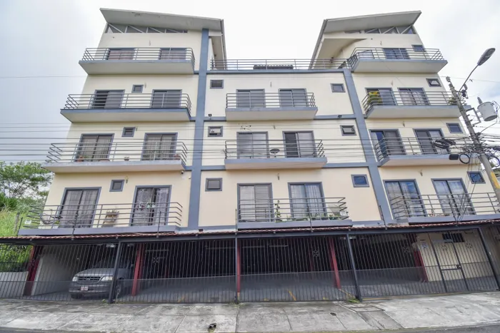 Apartamento de 2 Habitaciones en Rohrmoser en Pavas, San José — $150,000