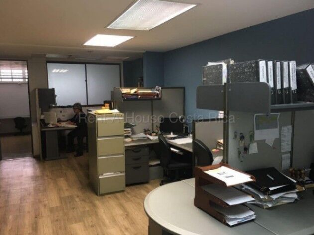 Venta de Edificio Esquinero en Montes de Oca-San Pedro. RAH 26-1870 en San Pedro, Montes De Oca, San José — $950,000