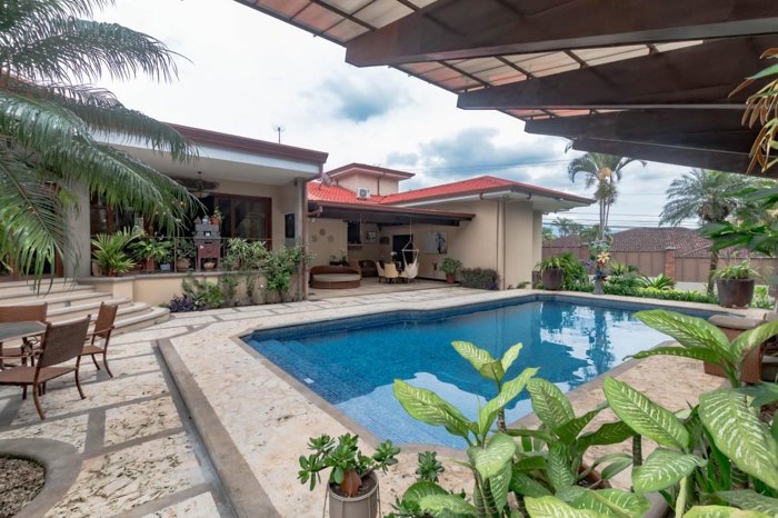 Venta o Alquiler de Casa en Escazú Bello Horizonte - COD SMPP1384 in San Rafael, Escazú, San José — $6,500