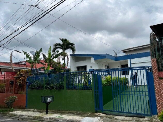 Casa en venta en Llanos del Molino con jardín y residencial familiar #26-859 GS en Alajuela — $160,000
