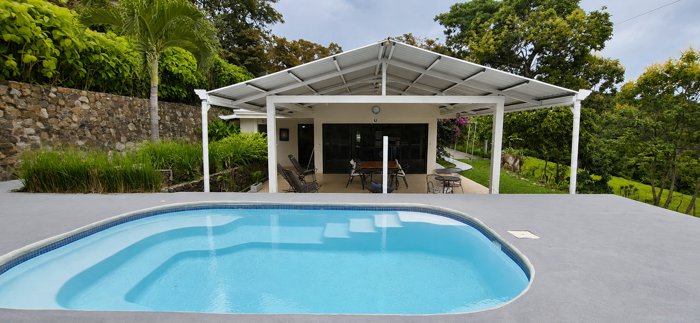 Bungalow con piscina en Vistas Guacimo de Atenas en Atenas, Alajuela — $359,000 - Foto 2 de 27