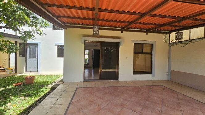 Venta de Casa en Condominio Altivar Los Sitios Moravia in La Trinidad, Moravia, San José — $220,000