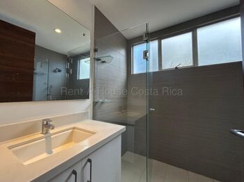 Se alquila apartamento en Escazú San José 26-1712 en San Antonio, Escazú, San José — $1,200 - Foto 5 de 16