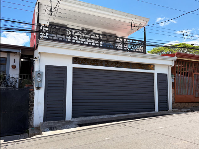 Venta de 2 casas - San Rafael de Alajuela a 400mts de la Panasonic. en San Antonio, Belén, Heredia — ₡ 120 000 000