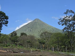 Lotes con Vista espectacular al Volcán Arenal en La Fortuna, San Carlos, Alajuela — 55 500 000 ₡ - Foto 3 de 3