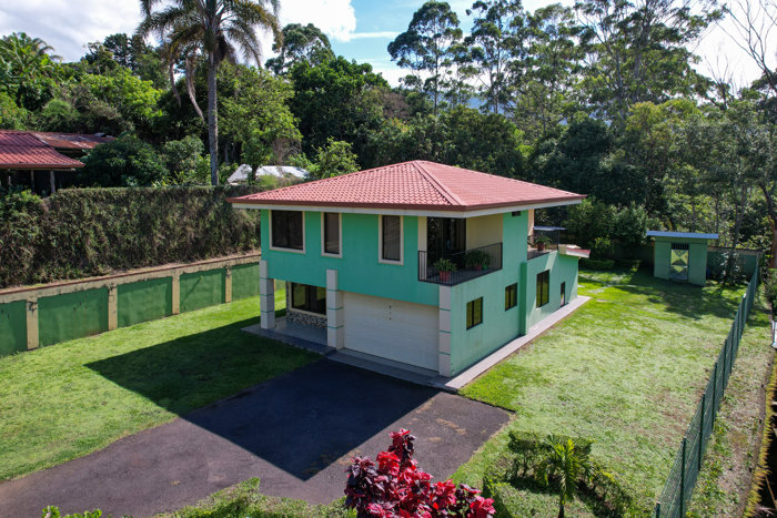 Casa con Vista, Bosque Natural y Apartamento en San Isidro,Grecia in Grecia, Alajuela — ₡ 167 000 000
