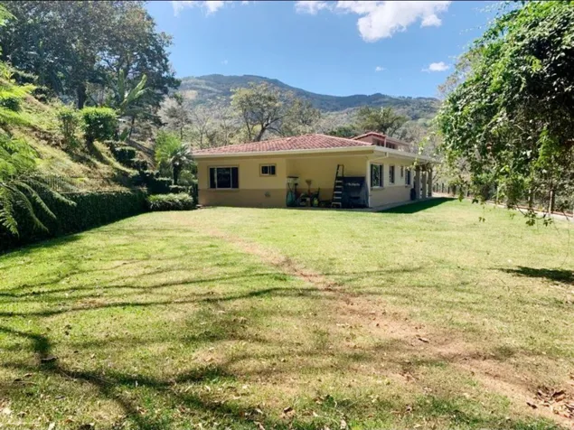 OPORTUNIDAD! Se Vende Finca 11 hectáreas con Casa 438 m2 Salitral de Santa Ana en Salitral, Santa Ana, San José — $3,995,000 - Foto 2 de 9